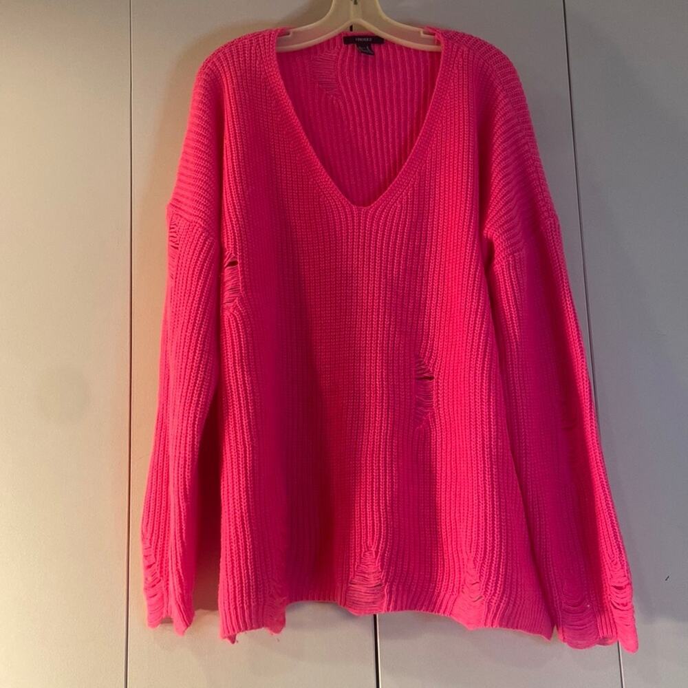 Forever 21 Pink Sweater‎ Distressed Ripped Knit Oversize Soft Pullover